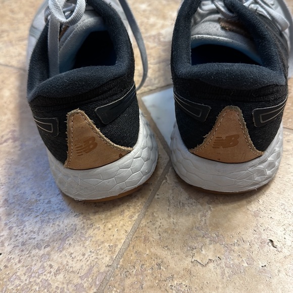 New Balance Fresh Foam zante grey sweatshirt and black size 4 or women’s 5.5 - Picture 4 of 6